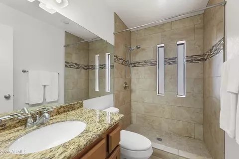 Bath - 1108 E Wagoner Rd, Phoenix, AZ 85022 photo 1 of 2
