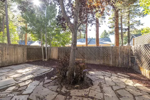 Exterior - 2343 S Eclipse Ln, Flagstaff, AZ 86001 photo 6 of 7