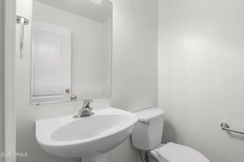 Bath - 2343 S Eclipse Ln, Flagstaff, AZ 86001 photo 1 of 3