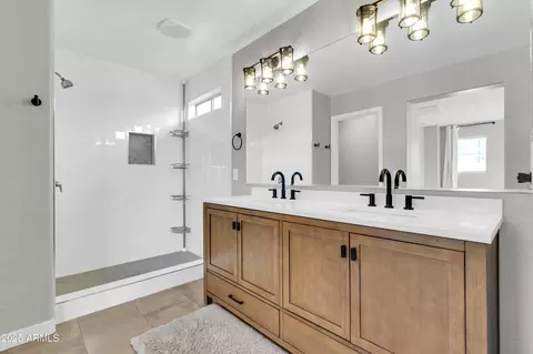 Bath - 3257 E Tulsa St, Gilbert, AZ 85295 photo 2 of 4