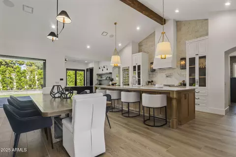 Dining - 2108 E Solano Dr, Phoenix, AZ 85016 photo 2 of 3