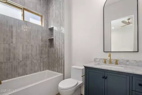 Bath - 2108 E Solano Dr, Phoenix, AZ 85016 photo 5 of 7