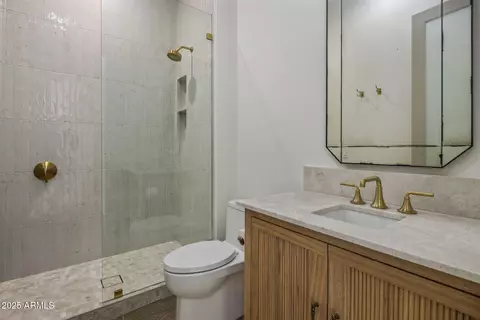 Bath - 2108 E Solano Dr, Phoenix, AZ 85016 photo 7 of 7