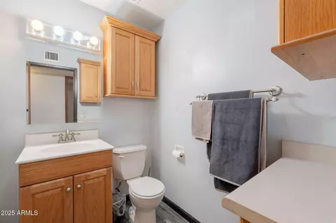 Bath - 7313 N 16th Pl N, Phoenix, AZ 85020 photo 2 of 2