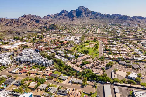 View/Area - 7313 N 16th Pl N, Phoenix, AZ 85020 photo 4 of 12