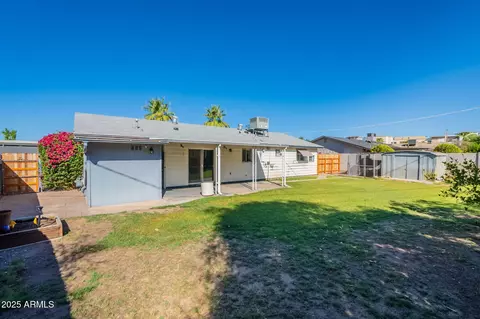Exterior - 7313 N 16th Pl N, Phoenix, AZ 85020 photo 5 of 10