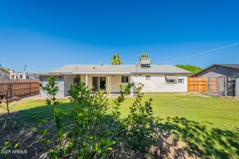 Exterior - 7313 N 16th Pl N, Phoenix, AZ 85020 photo 6 of 10