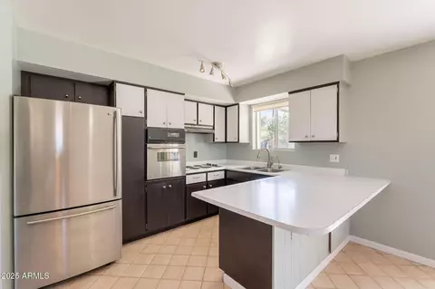 Kitchen - 7313 N 16th Pl N, Phoenix, AZ 85020 photo 1 of 10
