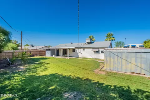 Exterior - 7313 N 16th Pl N, Phoenix, AZ 85020 photo 7 of 10