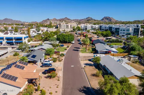 View/Area - 7313 N 16th Pl N, Phoenix, AZ 85020 photo 2 of 12