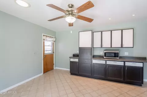 Kitchen - 7313 N 16th Pl N, Phoenix, AZ 85020 photo 9 of 10