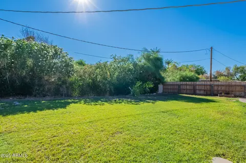 Exterior - 7313 N 16th Pl N, Phoenix, AZ 85020 photo 9 of 10
