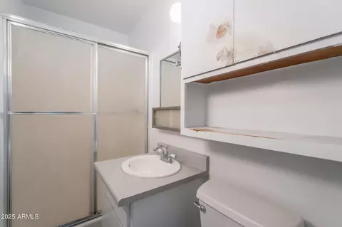 Bath - 7313 N 16th Pl N, Phoenix, AZ 85020 photo 1 of 2