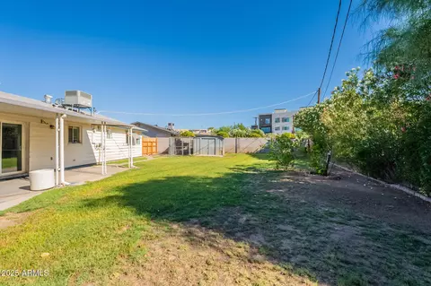 Exterior - 7313 N 16th Pl N, Phoenix, AZ 85020 photo 4 of 10
