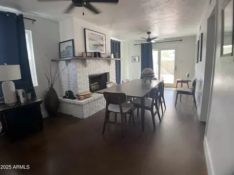 Dining - 4232 N 15th Dr, Phoenix, AZ 85015 photo 3 of 4
