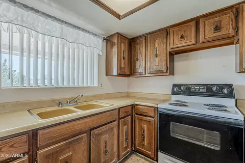 Kitchen - 19008 N 30th St, Phoenix, AZ 85050 photo 3 of 5