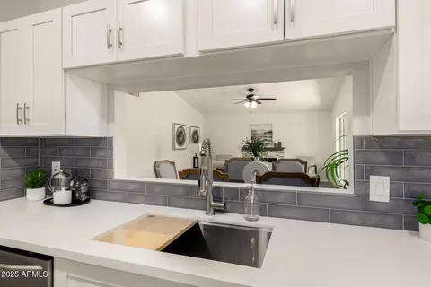 Kitchen - 4214 E Agave Rd, Phoenix, AZ 85044 photo 3 of 5