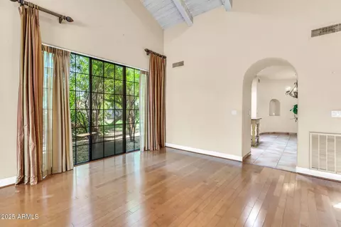 8100 E Camelback Rd #6, Scottsdale, AZ 85251