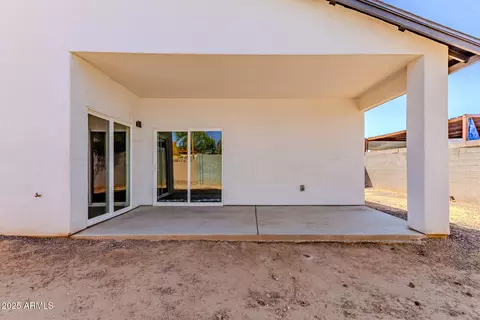 Exterior - 2640 E Beverly Ln E, Phoenix, AZ 85032 photo 3 of 7