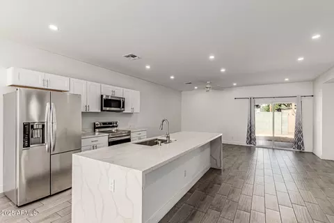 Kitchen - 2640 E Beverly Ln E, Phoenix, AZ 85032 photo 2 of 5