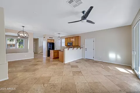 Living - 2315 E Pecan Rd, Phoenix, AZ 85040 photo 7 of 8