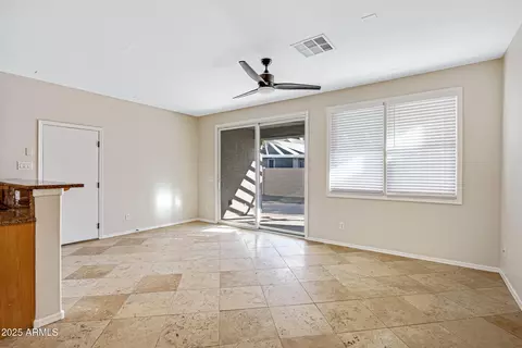 Living - 2315 E Pecan Rd, Phoenix, AZ 85040 photo 5 of 8