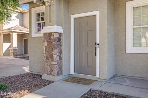 Exterior - 2315 E Pecan Rd, Phoenix, AZ 85040 photo 3 of 5