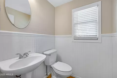Bath - 2315 E Pecan Rd, Phoenix, AZ 85040 photo 1 of 4