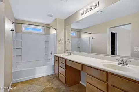Bath - 2315 E Pecan Rd, Phoenix, AZ 85040 photo 4 of 4
