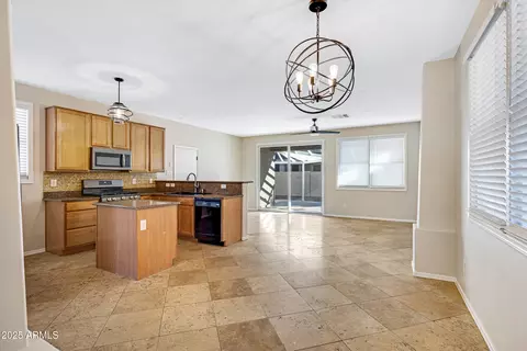 Kitchen - 2315 E Pecan Rd, Phoenix, AZ 85040 photo 1 of 6