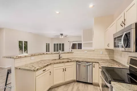 3047 E Fremont Rd, Phoenix, AZ 85042 photo 13
