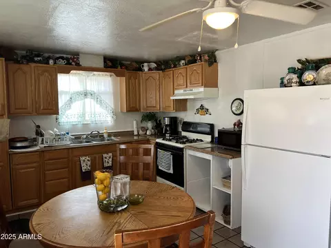 501 W Henry St, Willcox, AZ 85643 photo 5