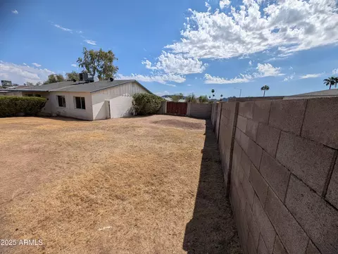 Exterior - 2810 E Willow Ave, Phoenix, AZ 85032 photo 2 of 9