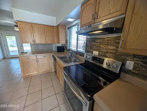 Kitchen - 2810 E Willow Ave, Phoenix, AZ 85032 photo 1 of 4