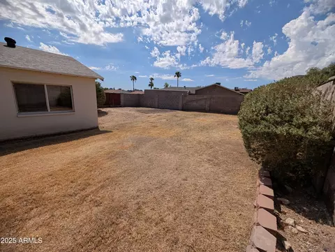 Exterior - 2810 E Willow Ave, Phoenix, AZ 85032 photo 3 of 9