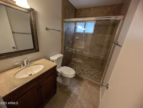 Bath - 2810 E Willow Ave, Phoenix, AZ 85032 photo 1 of 2