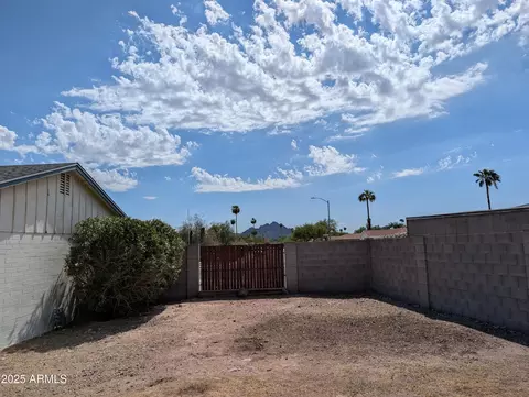 Exterior - 2810 E Willow Ave, Phoenix, AZ 85032 photo 4 of 9