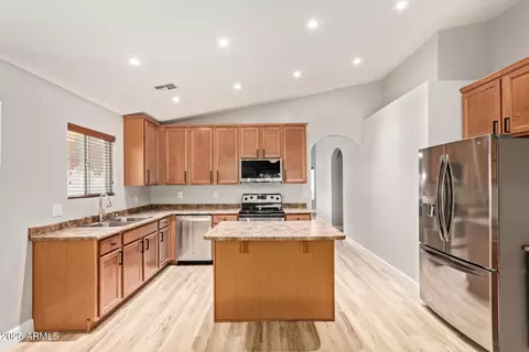 2020 W Carter Rd, Phoenix, AZ 85041 photo 8