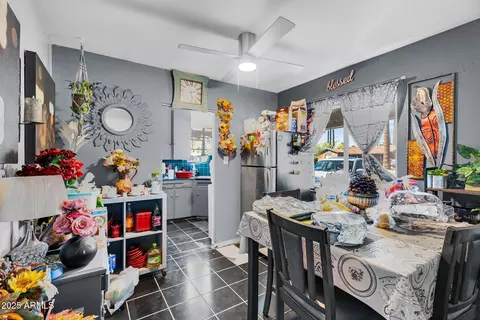 Dining - 2817 E Avalon Dr, Phoenix, AZ 85016 photo 2 of 2