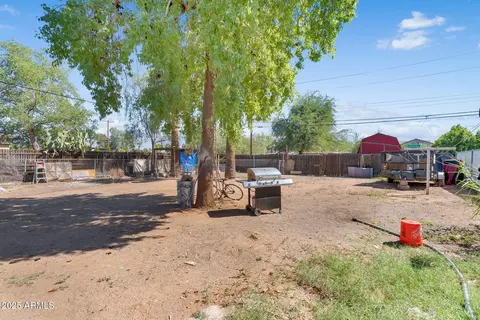 Exterior - 2817 E Avalon Dr, Phoenix, AZ 85016 photo 10 of 11