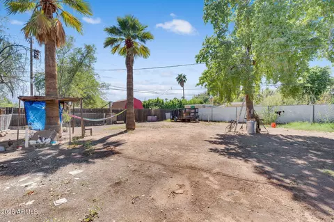 Exterior - 2817 E Avalon Dr, Phoenix, AZ 85016 photo 5 of 11