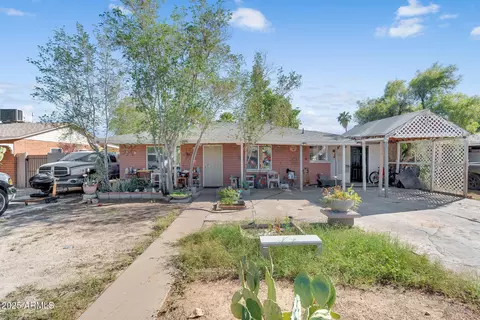 2817 E Avalon Dr, Phoenix, AZ 85016