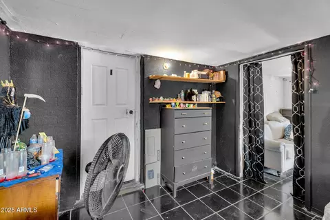 Entry Way - 2817 E Avalon Dr, Phoenix, AZ 85016 photo 2 of 2