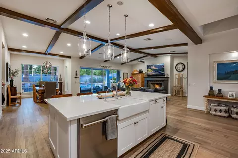 Kitchen - 3560 E Oregon Ave, Phoenix, AZ 85018 photo 1 of 1