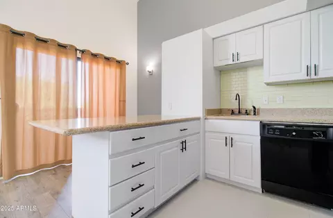 Kitchen - 1005 E 8th St #3015, Tempe, AZ 85281 photo 2 of 4