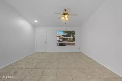 Living - 2129 W 17th Ave, Apache Junction, AZ 85120 photo 2 of 4