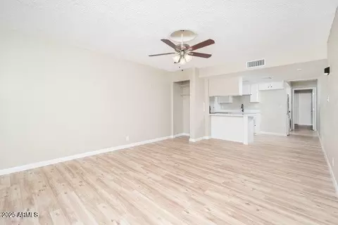 Living - 6818 N 35th Ave #I, Phoenix, AZ 85017 photo 2 of 4