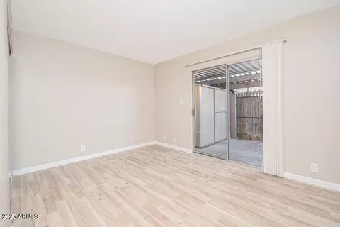 Living - 6818 N 35th Ave #I, Phoenix, AZ 85017 photo 4 of 4