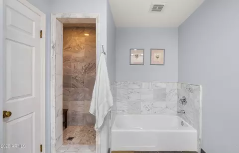 Bath - 4631 E Cochise Dr, Phoenix, AZ 85028 photo 7 of 7