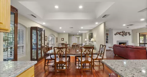 Dining - 4631 E Cochise Dr, Phoenix, AZ 85028 photo 2 of 3